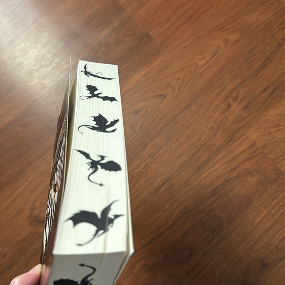 Fourth Wing - Picture 3 of 4